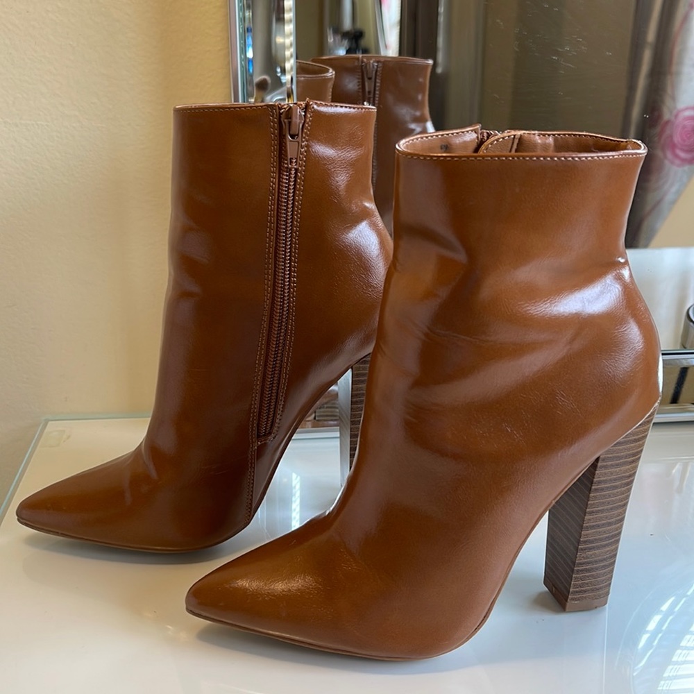 5’inch brown booties.